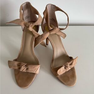 Vince Camuto Beige Tan Bow Women's Heels Size 8.5
